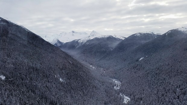 In the silence between peaks