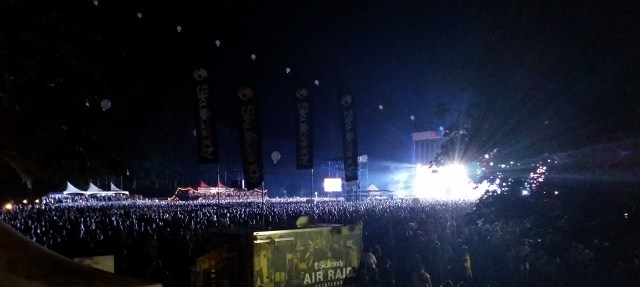 Like hailstones fallen to Earth