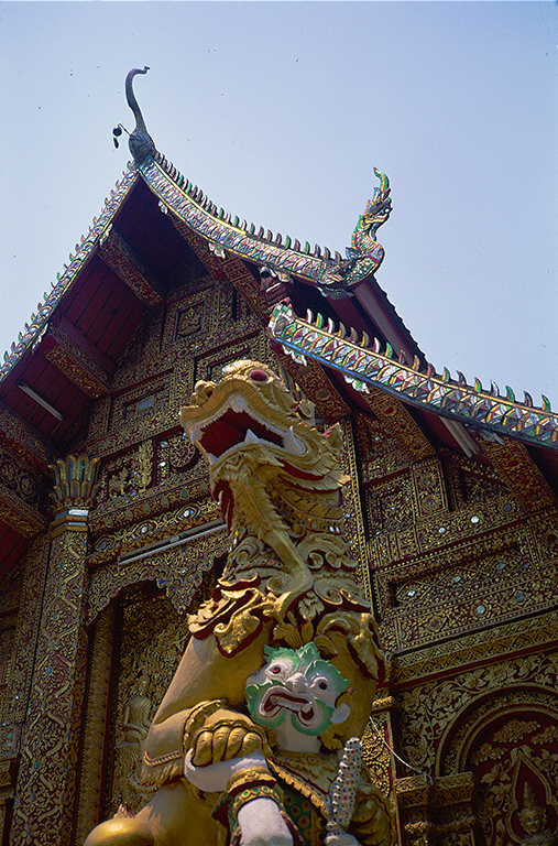 Golden Shrine, Wat Chong Kham, Mae Hong Son, Thailand,