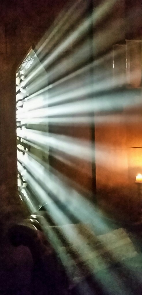 Misty Rays, Fraserwond Studio, Richmond, British Columbia, Canada