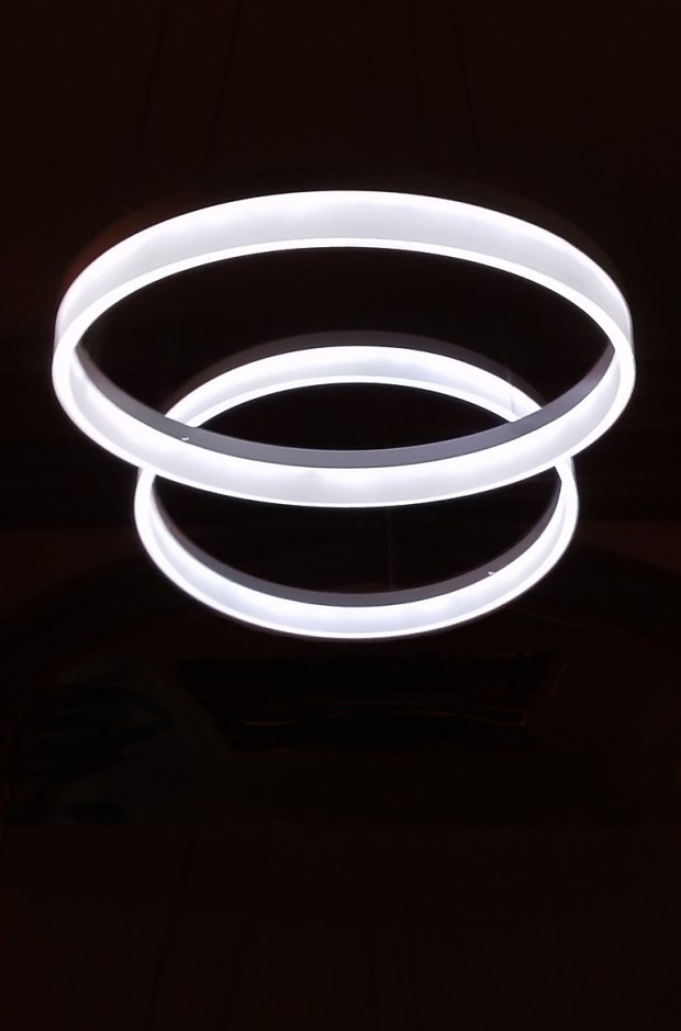 Ring Chandeliers, The Magicians, Season 1