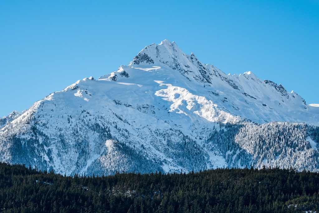 Serrated Edge, Tantalus Mountain Range, From Tantalus Lookout, Squamish, Sea to Sky Highway, British Columbia, Canada