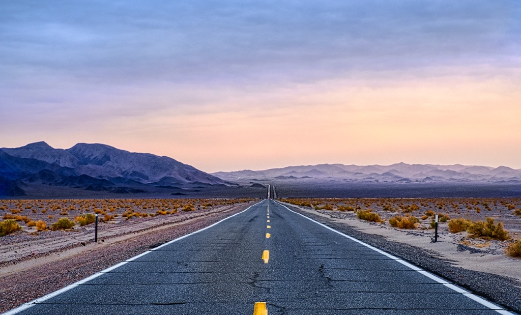 Desert Highway, Highway 127, Death Valley Road, Dumont Little Dunes, California, United States of America