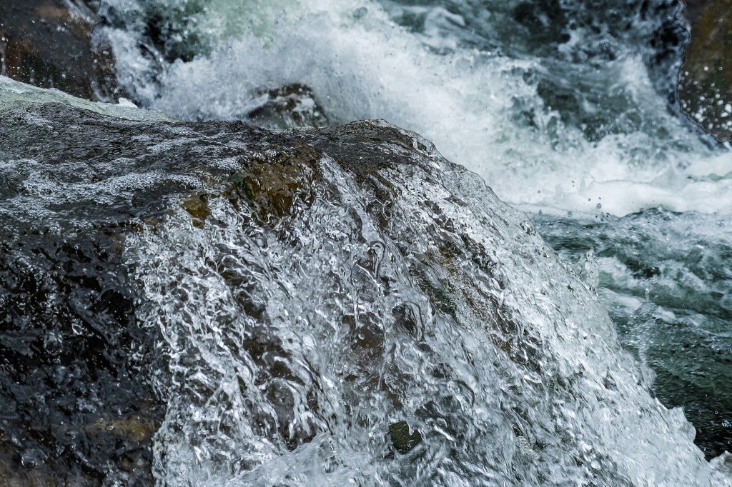 Water Falls, Cheakamus River, Sea to Sky Highway between Squamish and Whistler, British Columbia, Canada